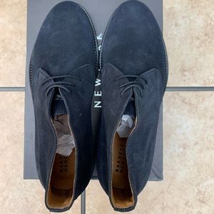 Barney’s NewYork man suede boots